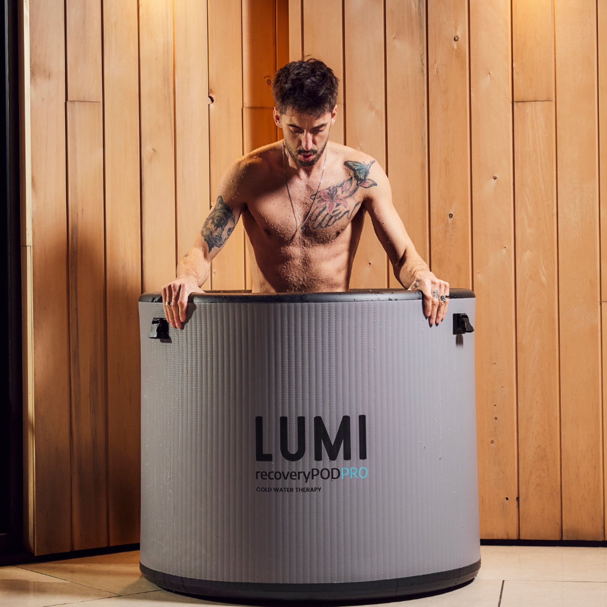 LUMI ice bath, with portable chiller and ice bath cover