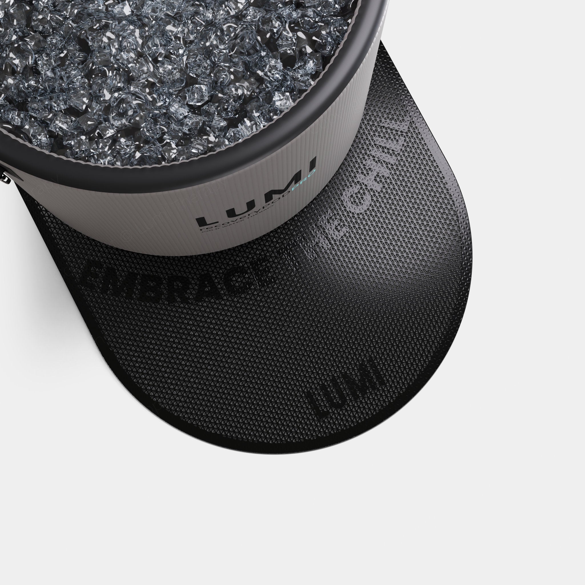 The LUMI Pod PRO on the black LUMI ice bath mat